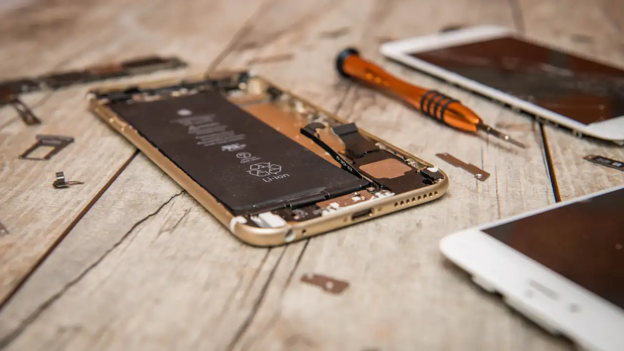 jak rozkręcić telefon iphone 7