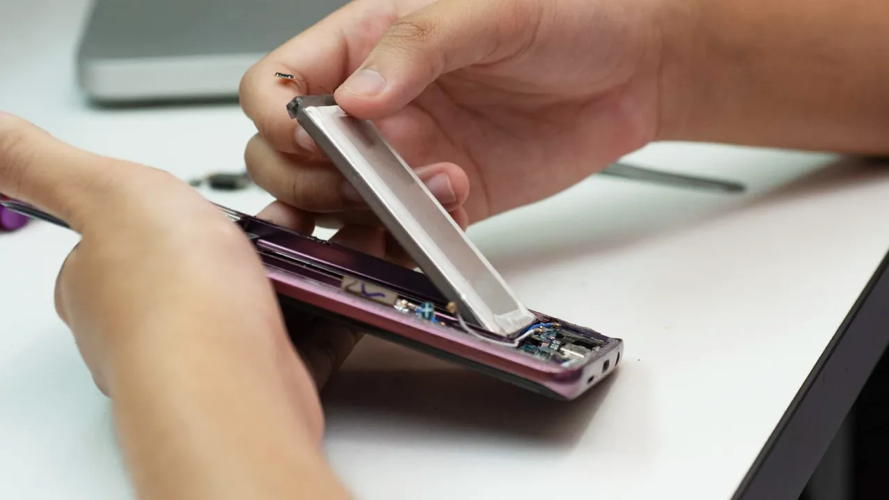 naprawa telefonu w serwisie pogwarancyjnym