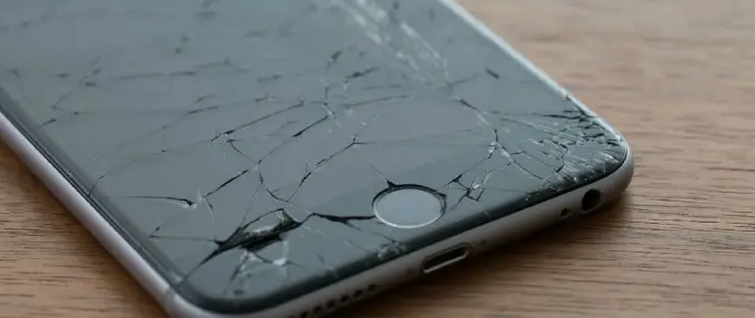 uszkodzony smartfon