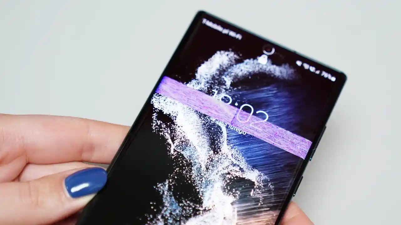 uszkodzony wyświetlacz w samsung s22 ultra