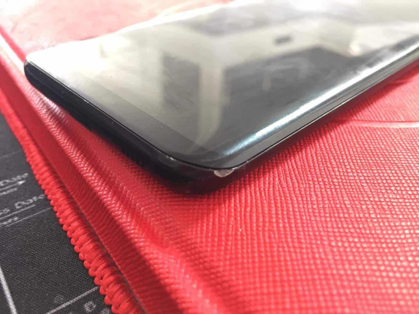 pęknięta szybka w telefonie samsung