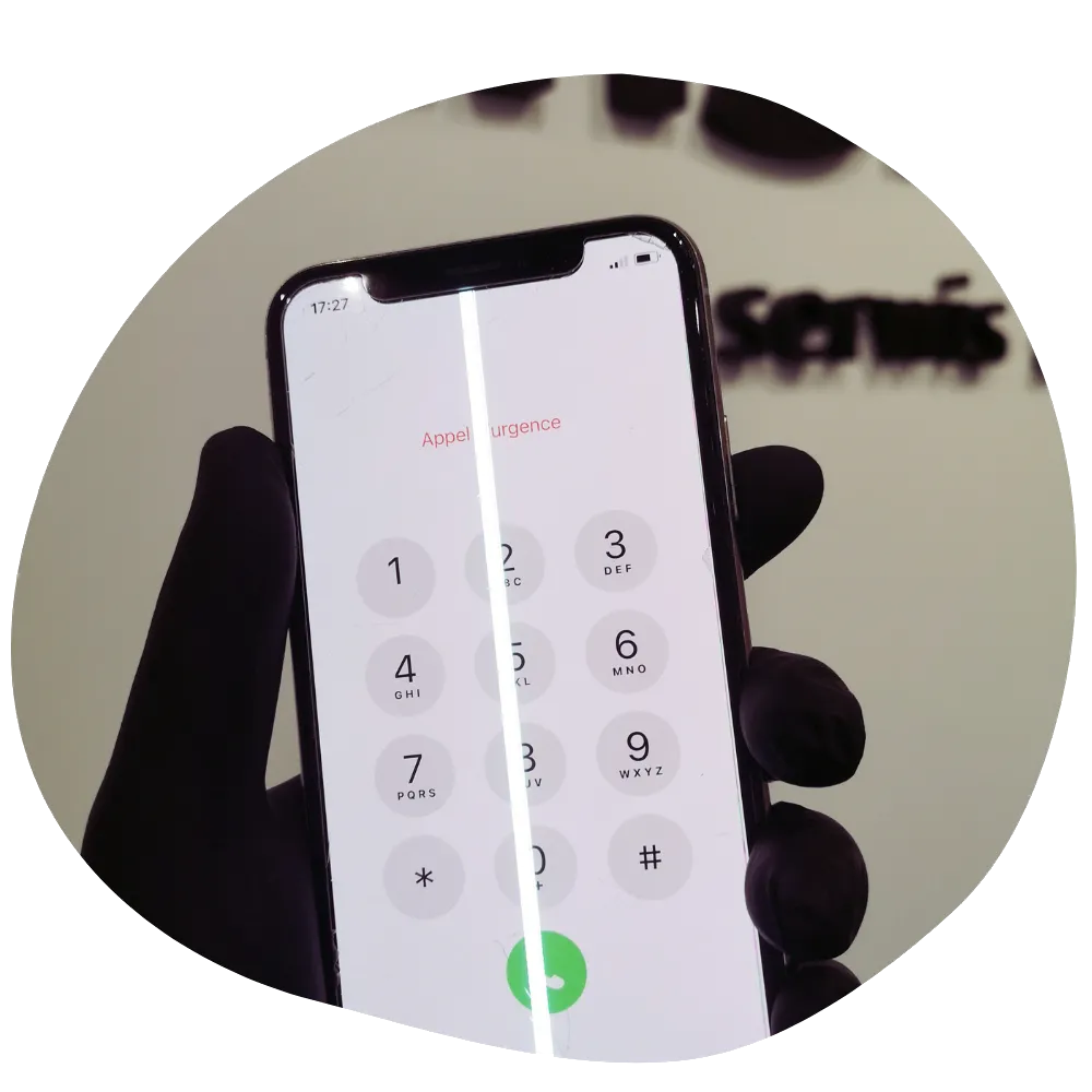 uszkodzony ekran w telefonie apple iphone